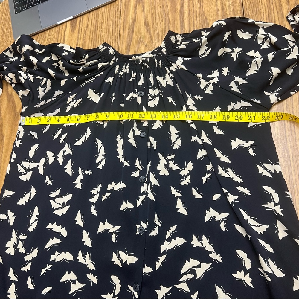 🦄SOLD🦄 Tucker The Classic Blouse in Butterflies, Silk - Picture 10 of 12